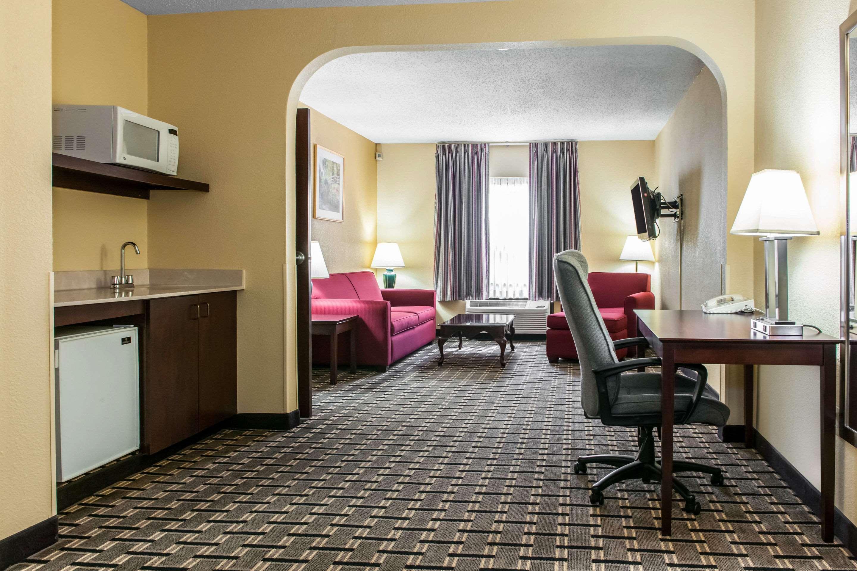 Clarion Inn & Suites Northwest Indianapolis Dış mekan fotoğraf