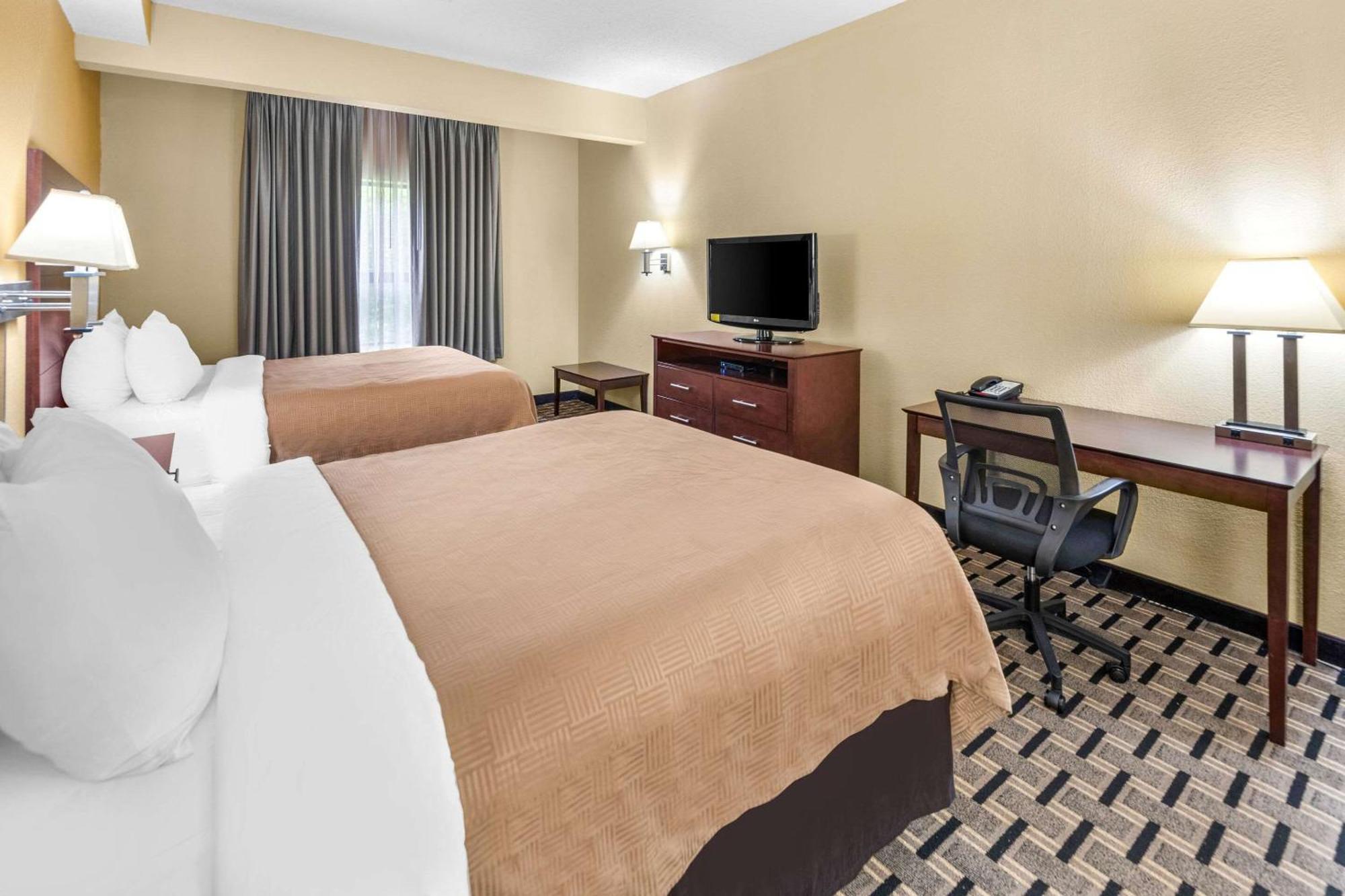 Clarion Inn & Suites Northwest Indianapolis Dış mekan fotoğraf