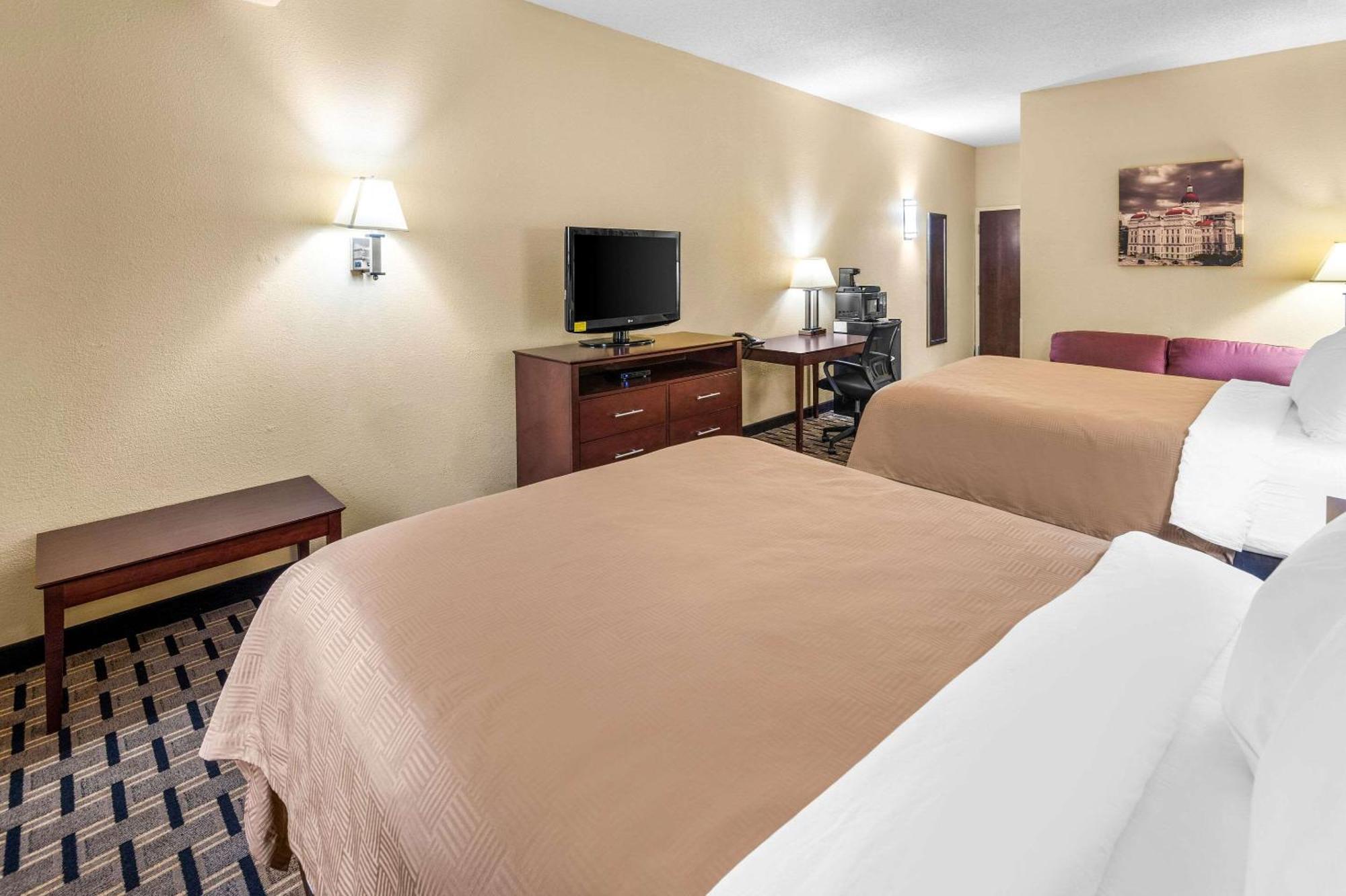 Clarion Inn & Suites Northwest Indianapolis Dış mekan fotoğraf