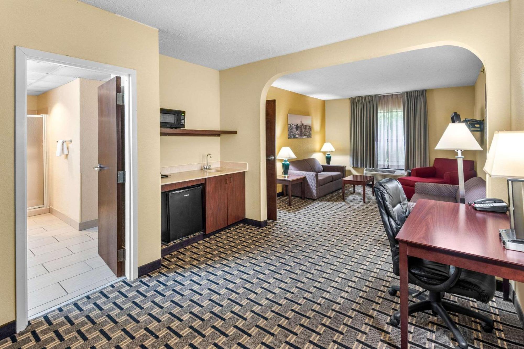 Clarion Inn & Suites Northwest Indianapolis Dış mekan fotoğraf