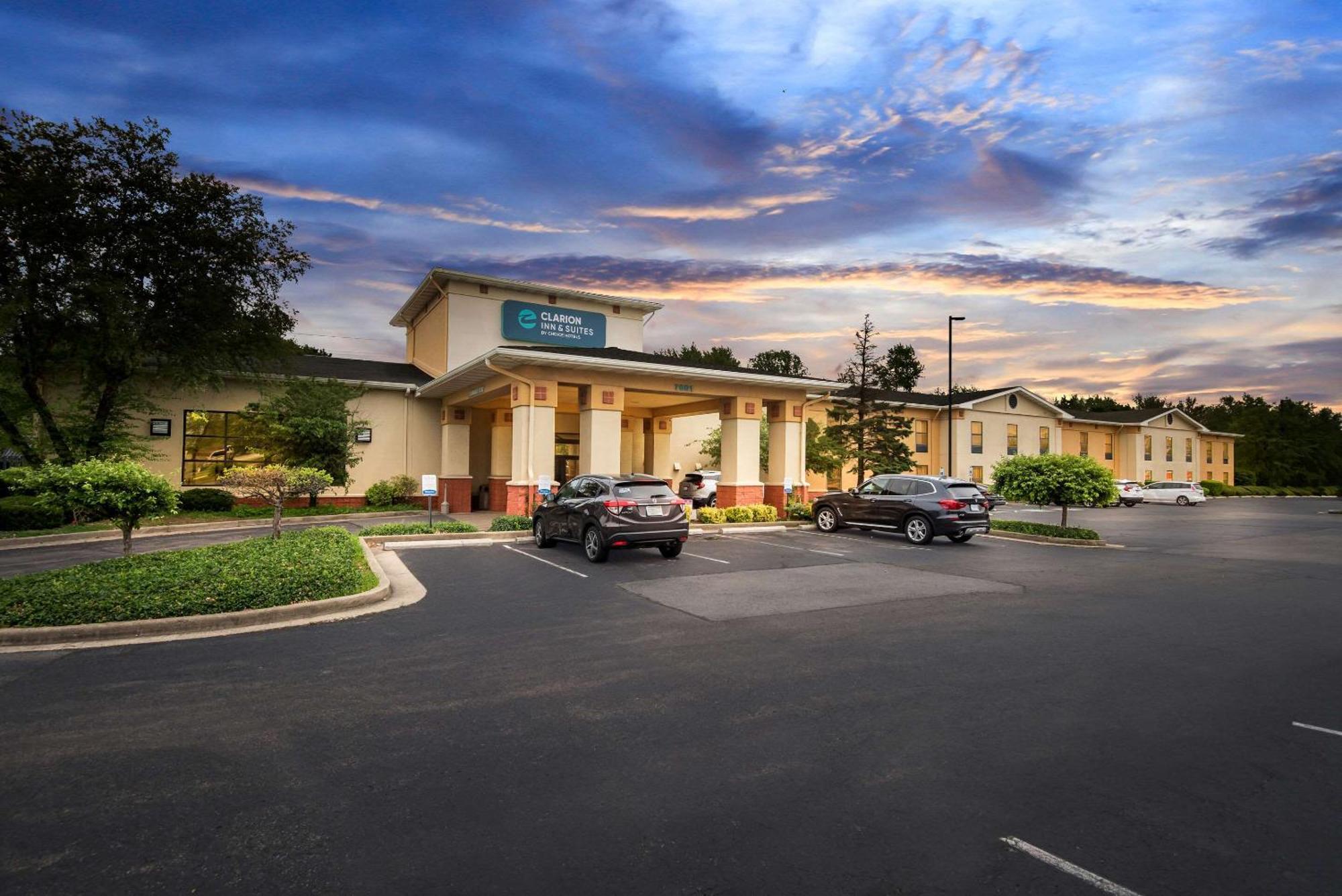 Clarion Inn & Suites Northwest Indianapolis Dış mekan fotoğraf