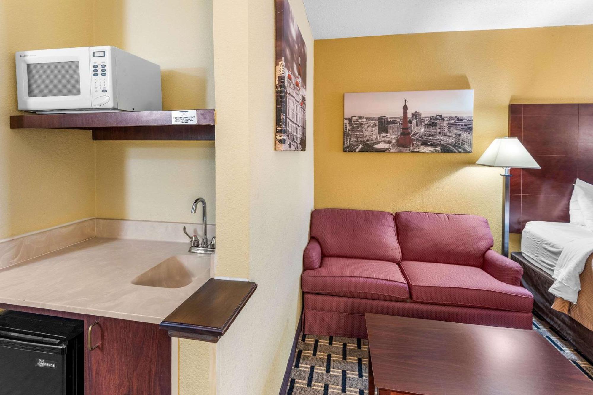 Clarion Inn & Suites Northwest Indianapolis Dış mekan fotoğraf