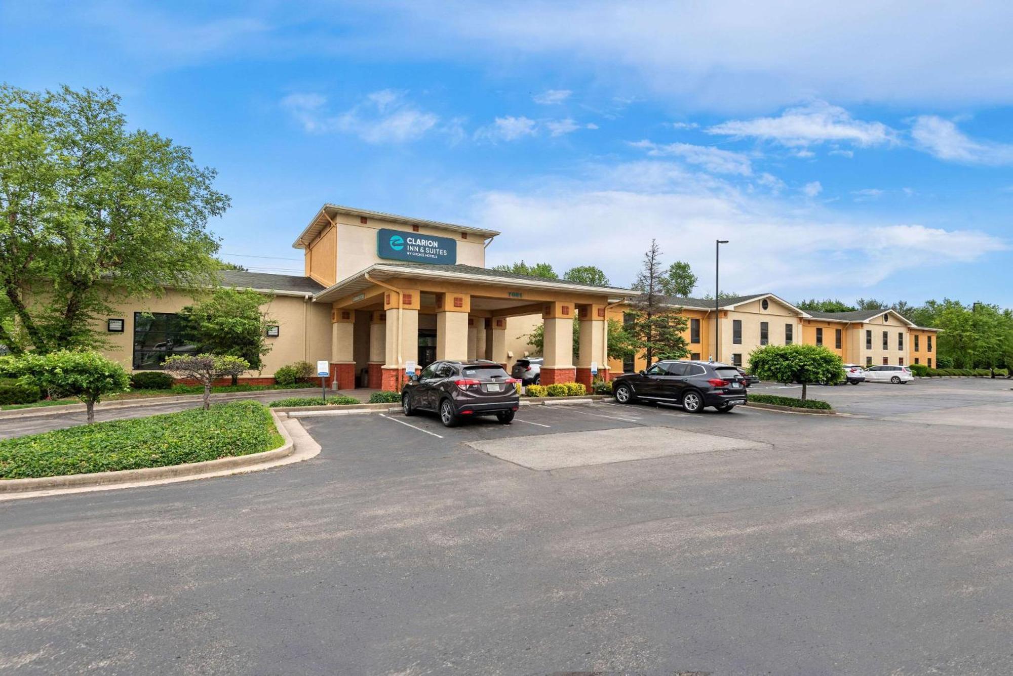 Clarion Inn & Suites Northwest Indianapolis Dış mekan fotoğraf