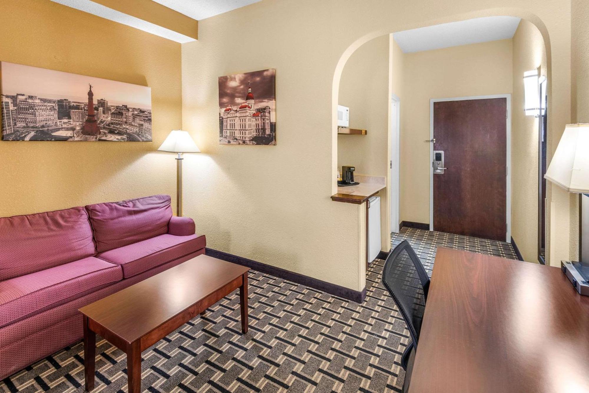 Clarion Inn & Suites Northwest Indianapolis Dış mekan fotoğraf